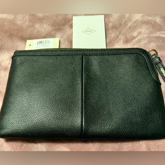 Sold🌟New w/tags Black Leather Fossil Wristlet - Picture 4 of 5
